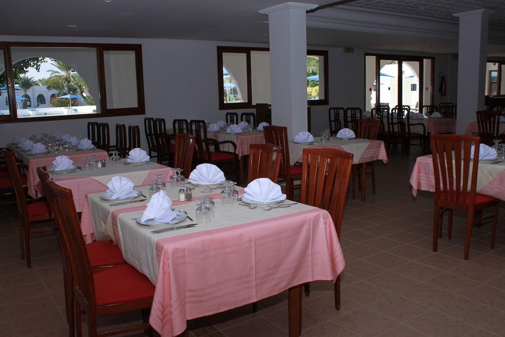 Le Grand Hotels Des Thermes Mezraia Exterior foto